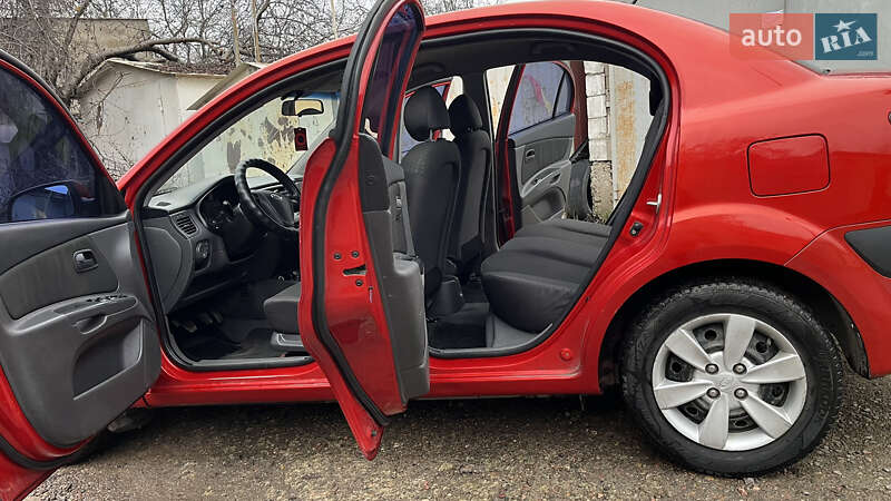 Седан Kia Rio 2008 в Одессе