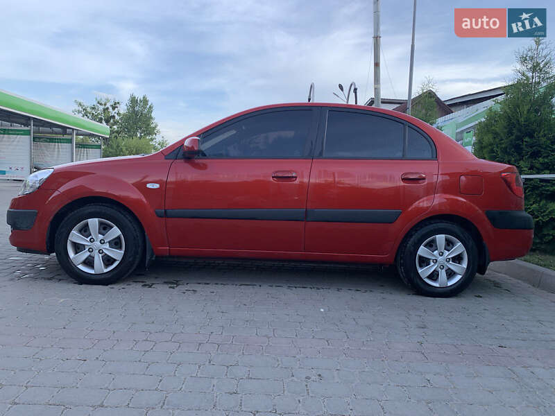 Седан Kia Rio 2008 в Івано-Франківську