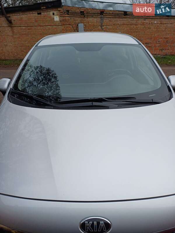 Седан Kia Rio 2015 в Кропивницькому