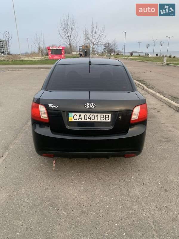 Kia Rio 2010 Kia Rio 2010