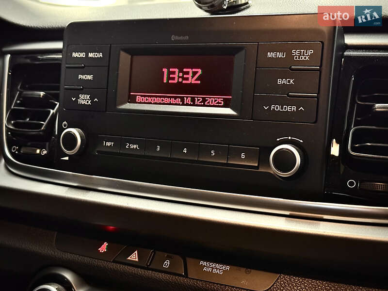 Хэтчбек Kia Rio 2017 в Николаеве