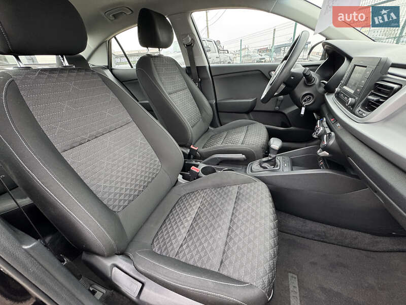 Седан Kia Rio 2017 в Києві