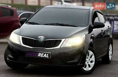 Седан Kia Rio 2013 в Кривом Роге
