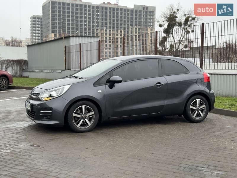 Хэтчбек Kia Rio 2016 в Киеве