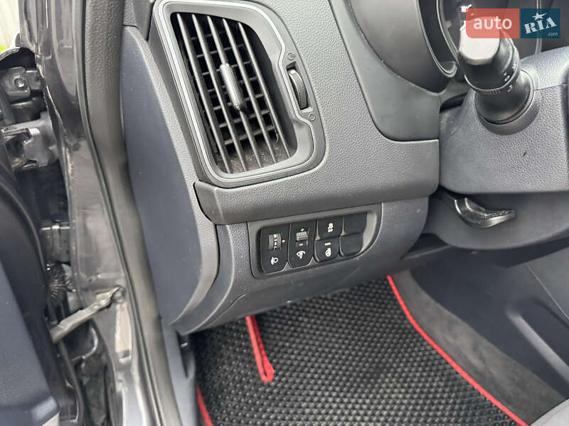 Хэтчбек Kia Rio 2016 в Киеве