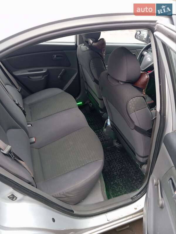 Седан Kia Rio 2008 в Тернополе