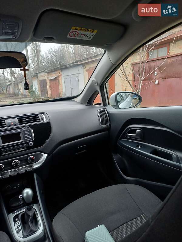 Седан Kia Rio 2015 в Кропивницькому