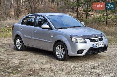 Седан Kia Rio 2010 в Черкассах