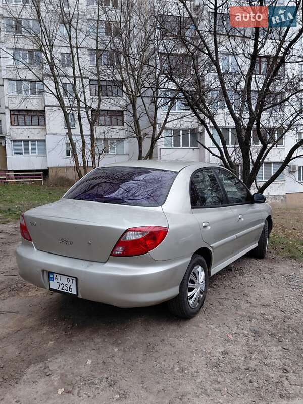 Седан Kia Rio 2002 в Києві