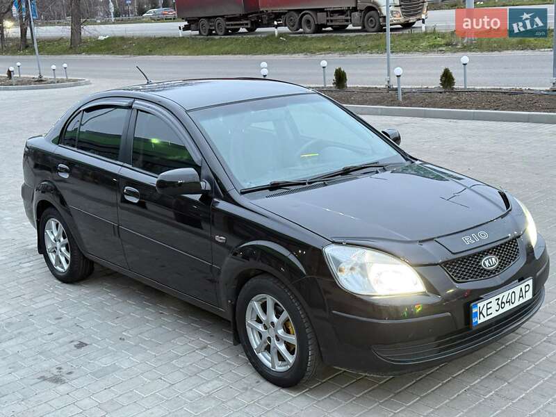 Седан Kia Rio 2007 в Дніпрі