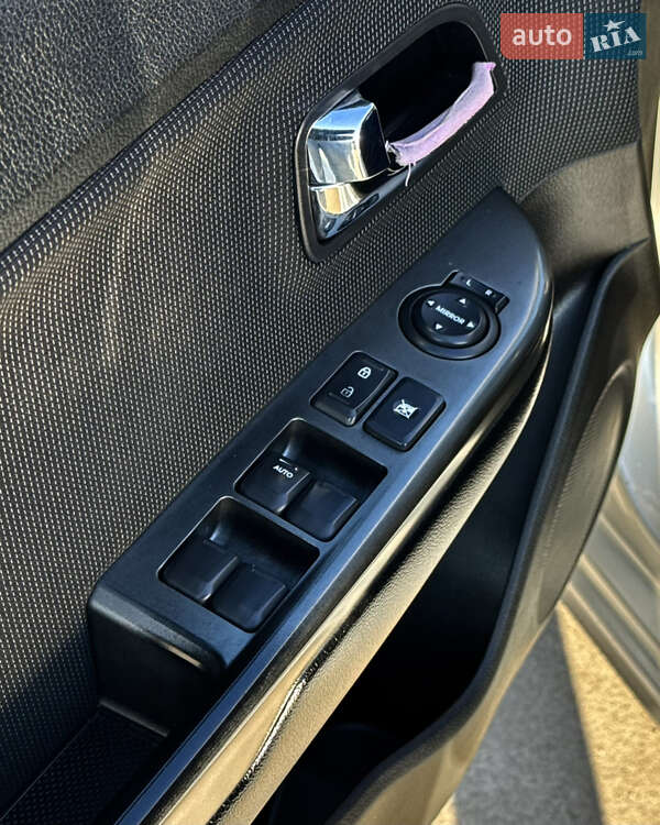 Хэтчбек Kia Rio 2012 в Кропивницком фото 6 Хэтчбек Kia Rio 2012 в Кропивницком