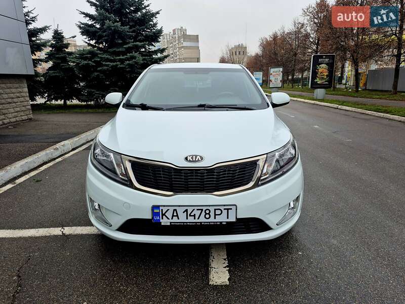 Хэтчбек Kia Rio 2013 в Киеве