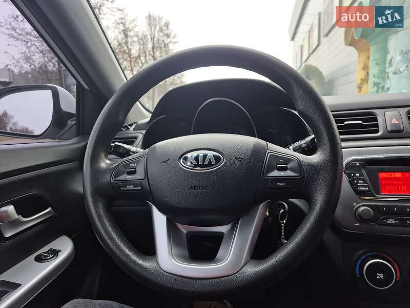 Хэтчбек Kia Rio 2013 в Киеве