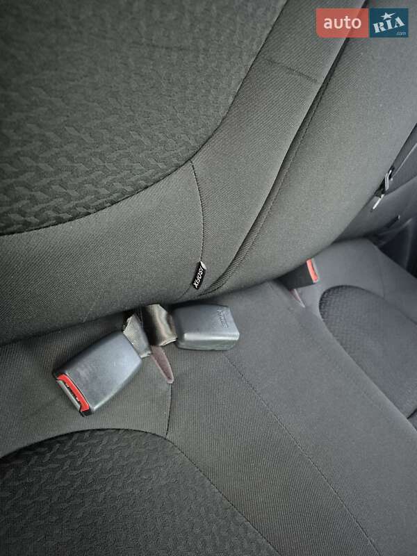 Хэтчбек Kia Rio 2013 в Киеве