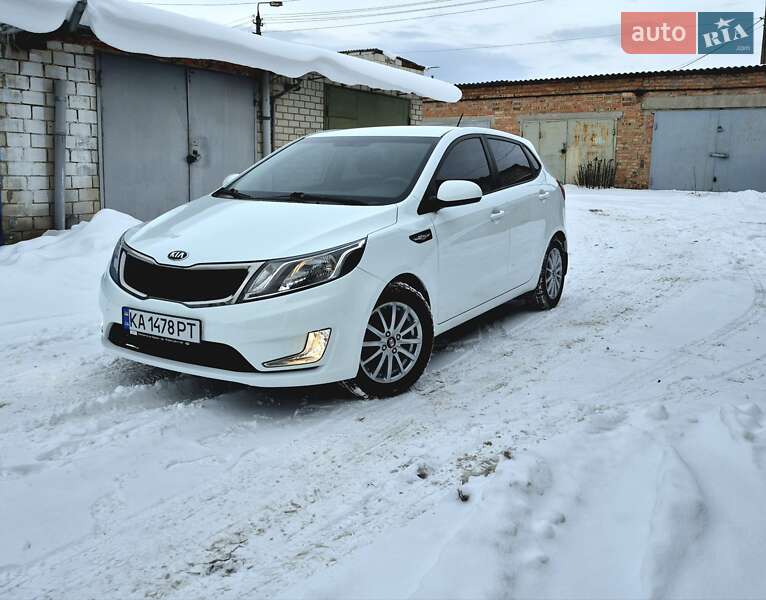 Хэтчбек Kia Rio 2013 в Киеве
