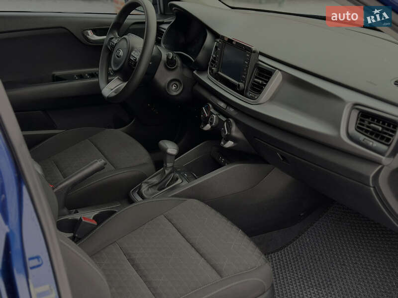 Седан Kia Rio 2019 в Львові