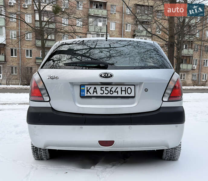 Хэтчбек Kia Rio 2008 в Киеве