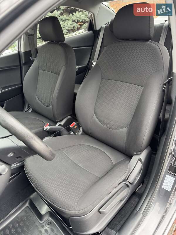 Седан Kia Rio 2012 в Киеве