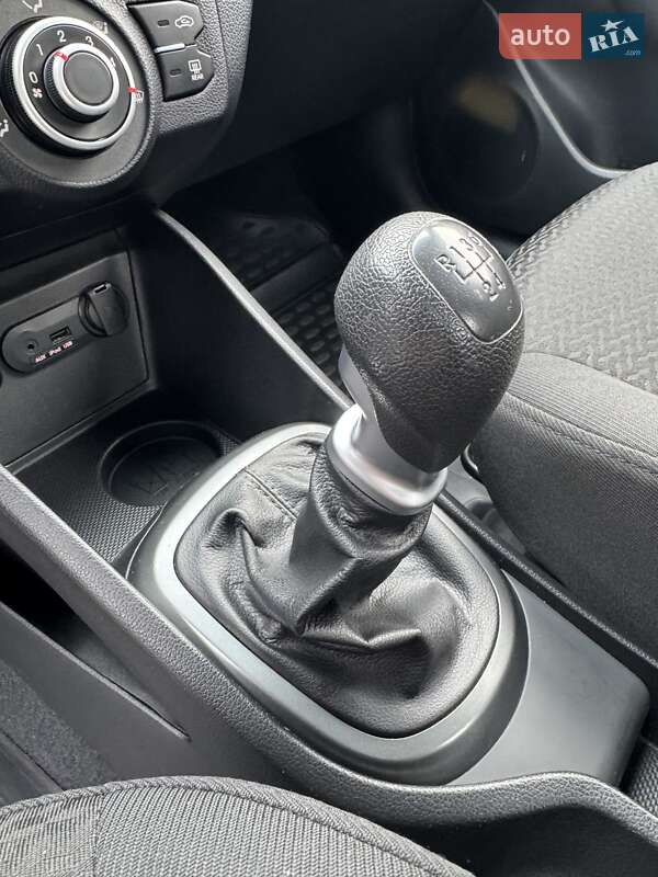 Седан Kia Rio 2012 в Киеве