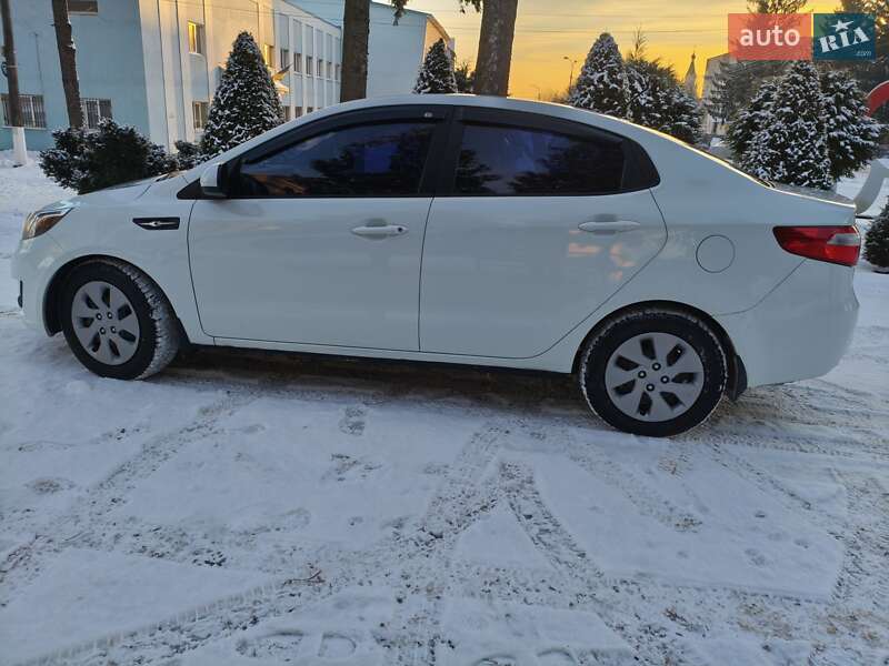 Седан Kia Rio 2013 в Калиновке