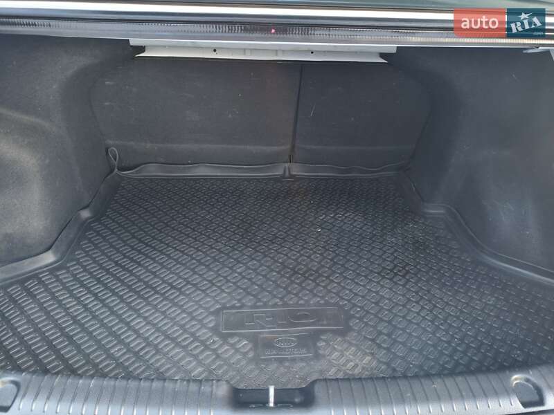 Седан Kia Rio 2013 в Калиновке