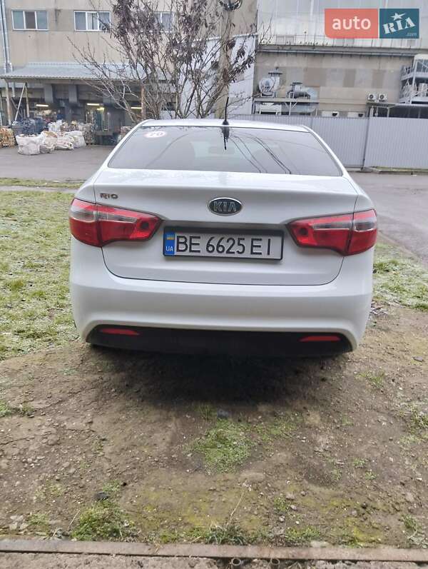 Седан Kia Rio 2014 в Николаеве
