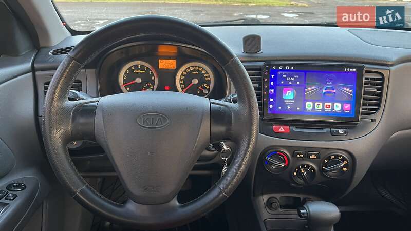 Седан Kia Rio 2006 в Николаеве