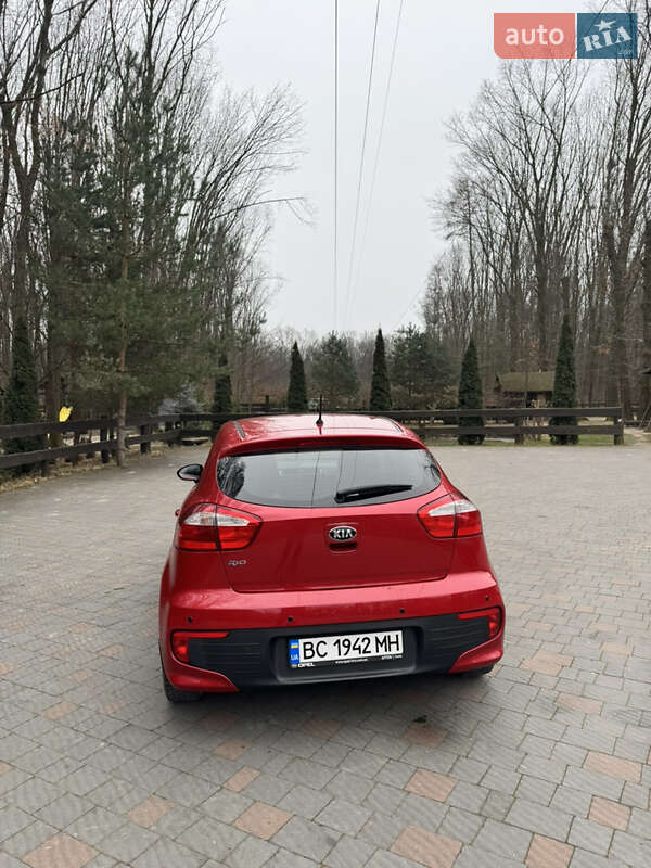 Хетчбек Kia Rio 2015 в Львові