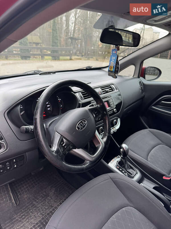 Хетчбек Kia Rio 2015 в Львові