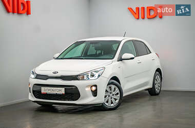 Хэтчбек Kia Rio 2017 в Киеве
