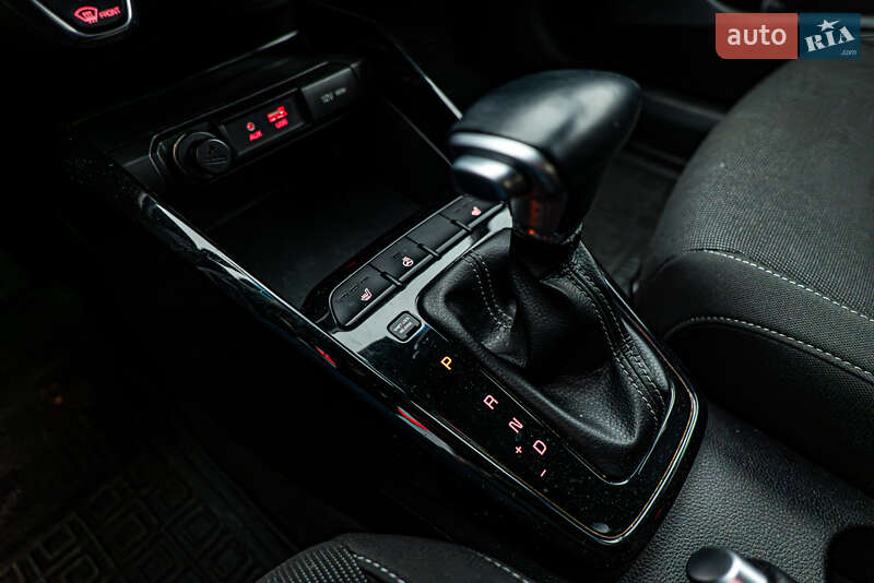 Хэтчбек Kia Rio 2017 в Киеве