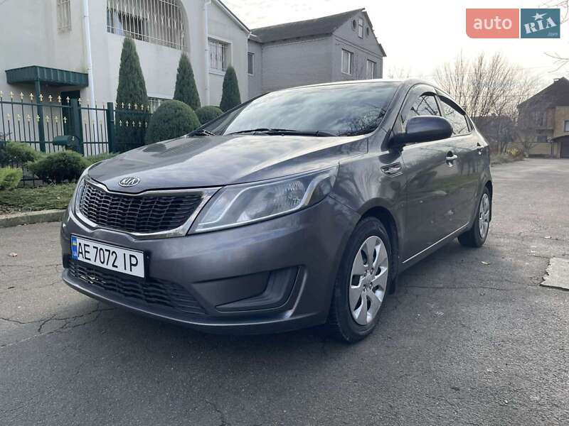 Седан Kia Rio 2012 в Зачепиловке