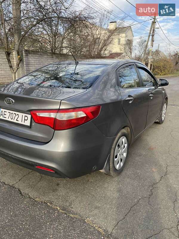 Седан Kia Rio 2012 в Зачепиловке