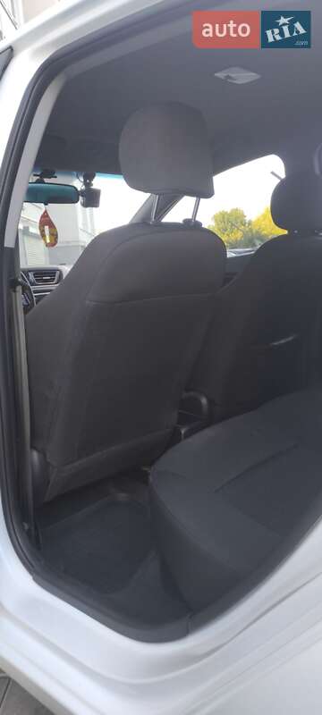 Седан Kia Rio 2012 в Хмельницком