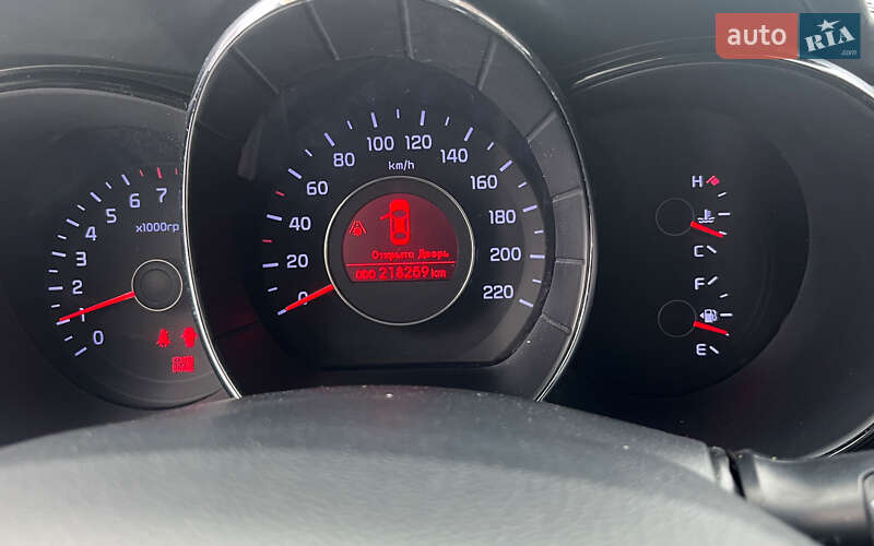 Хэтчбек Kia Rio 2013 в Стрые