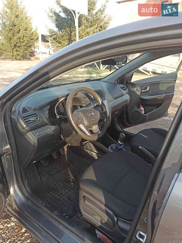 Седан Kia Rio 2013 в Полтаве