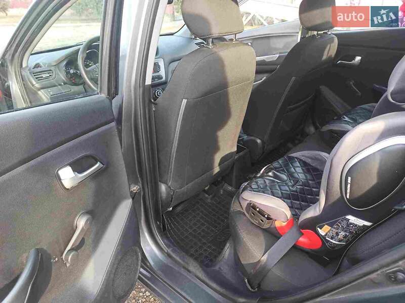 Седан Kia Rio 2013 в Полтаве