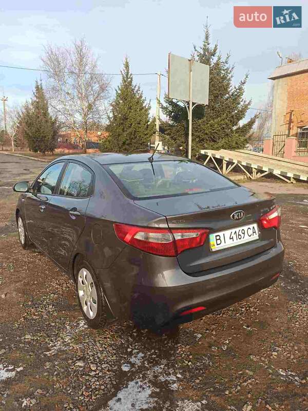 Седан Kia Rio 2013 в Полтаве