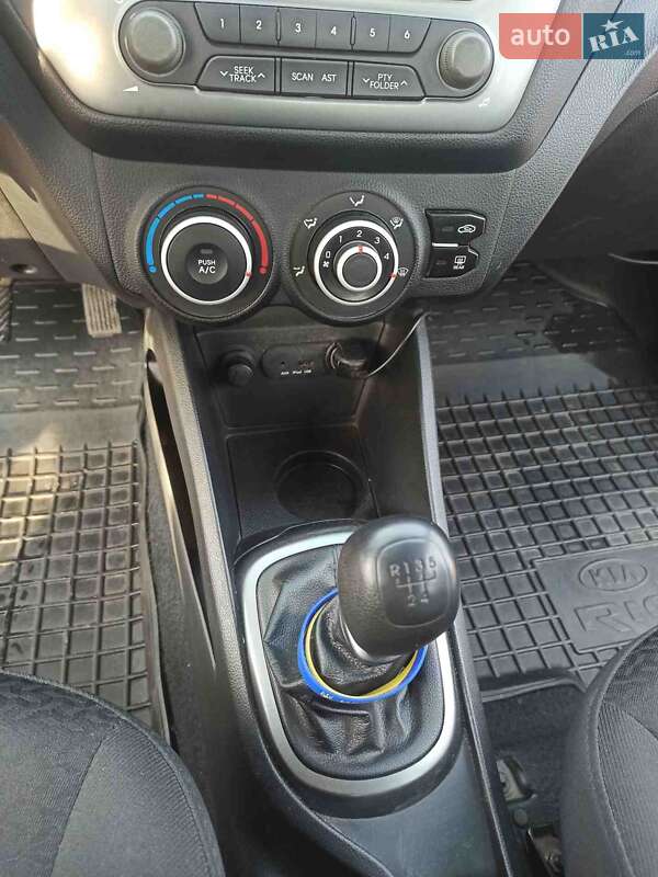 Седан Kia Rio 2013 в Полтаве