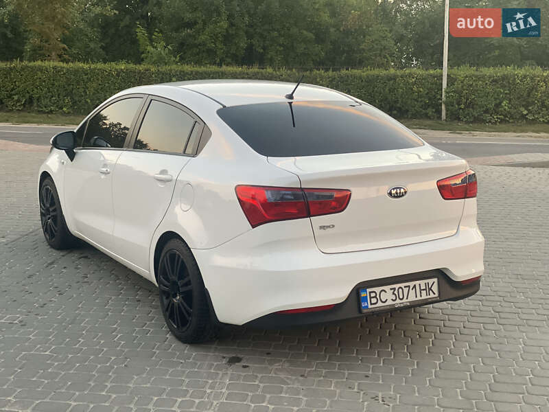 Седан Kia Rio 2017 в Львові