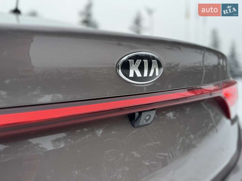 Седан Kia Rio 2017 в Киеве