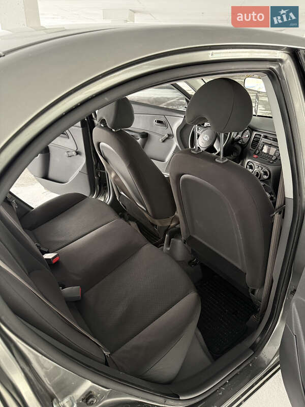 Седан Kia Rio 2010 в Харькове