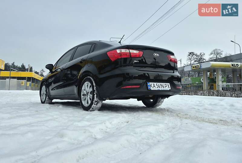 Седан Kia Rio 2015 в Киеве