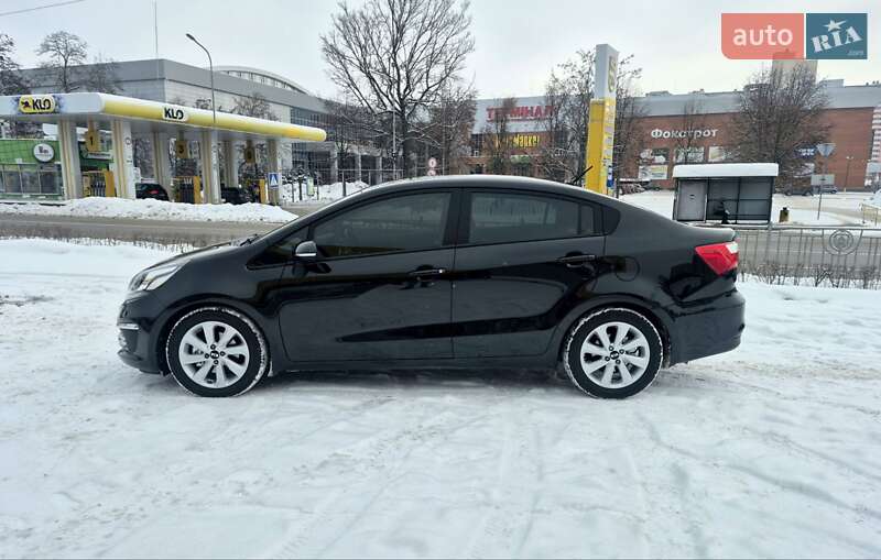 Седан Kia Rio 2015 в Киеве