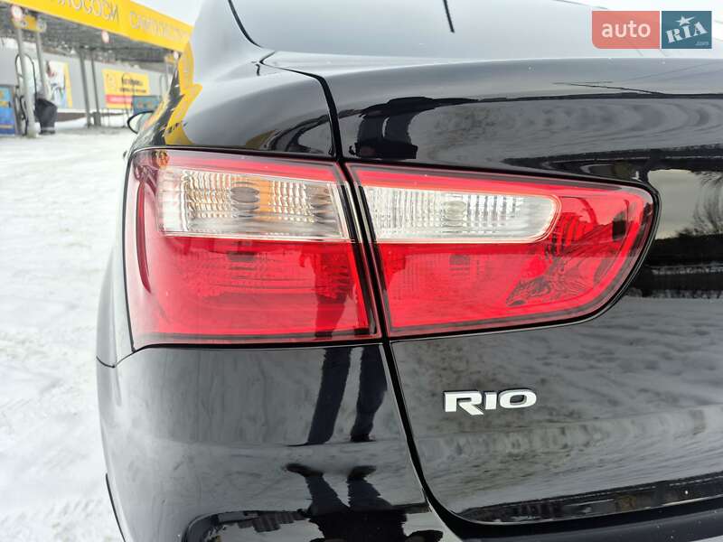 Седан Kia Rio 2015 в Киеве