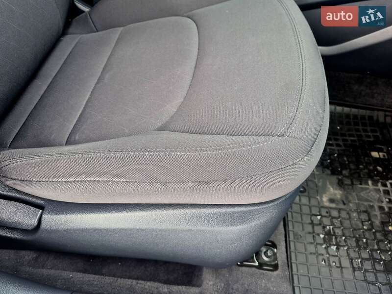 Седан Kia Rio 2015 в Киеве