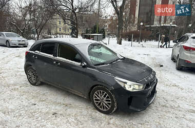 Хэтчбек Kia Rio 2017 в Киеве