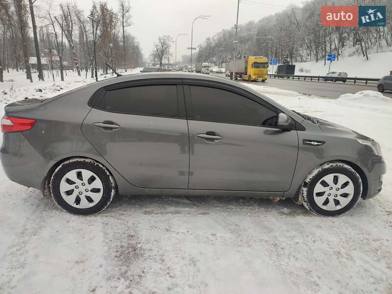 Седан Kia Rio 2013 в Киеве