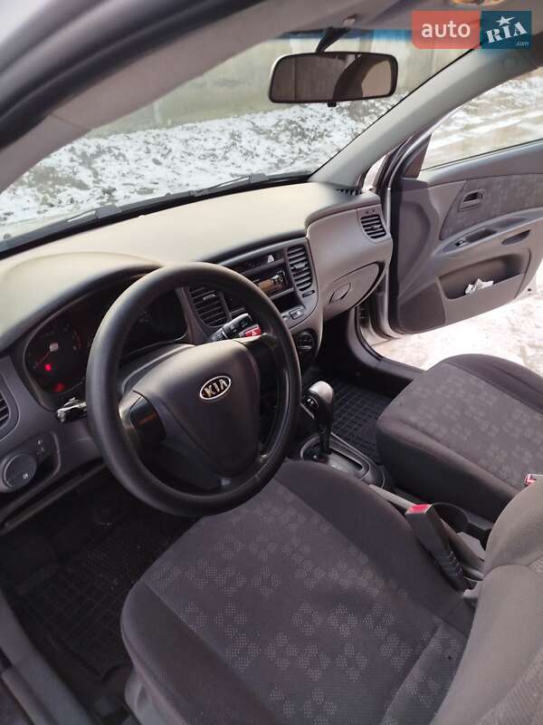 Хэтчбек Kia Rio 2007 в Николаеве