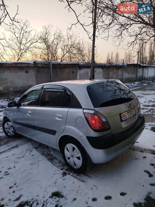 Хэтчбек Kia Rio 2007 в Николаеве